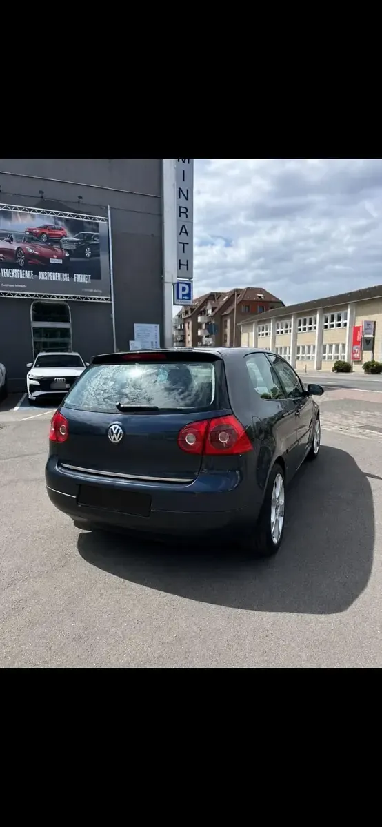 Gebraucht VW Golf IV 102 PS (75 kW) 2005 Blau Kleinwagen