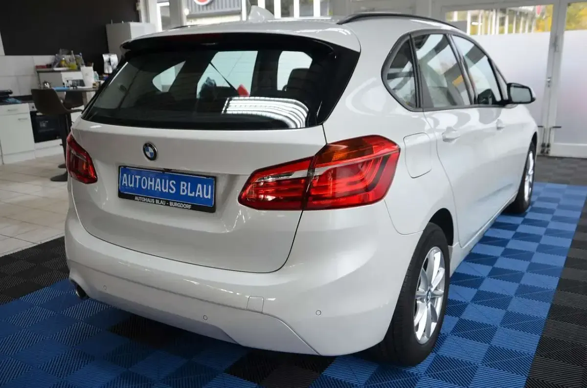 Gebraucht BMW 218 136 PS (100 kW) 2021 Alpinweiss iii Van / Kleinbus