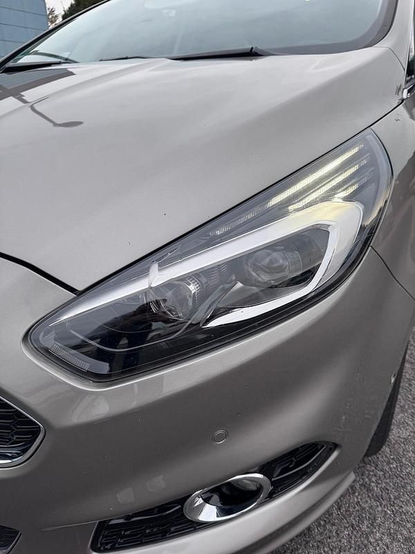 Gebraucht Ford S-MAX S 209 PS (153 kW) 2015 Gold Van / Kleinbus