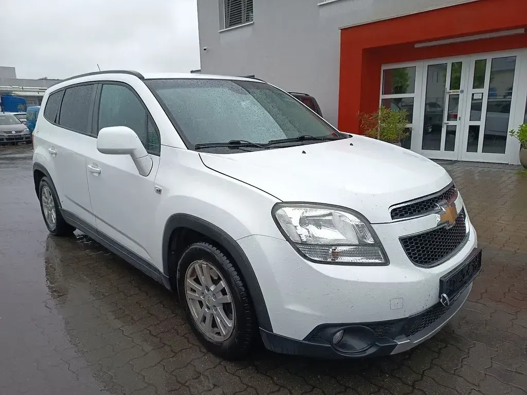 Usata Chevrolet Orlando LT 141 CV (103 kW) 2011 Bianco Monovolume