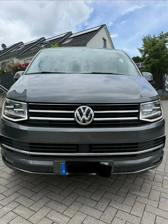 Gebraucht VW Multivan 204 PS (150 kW) 2016 Grau Van / Kleinbus
