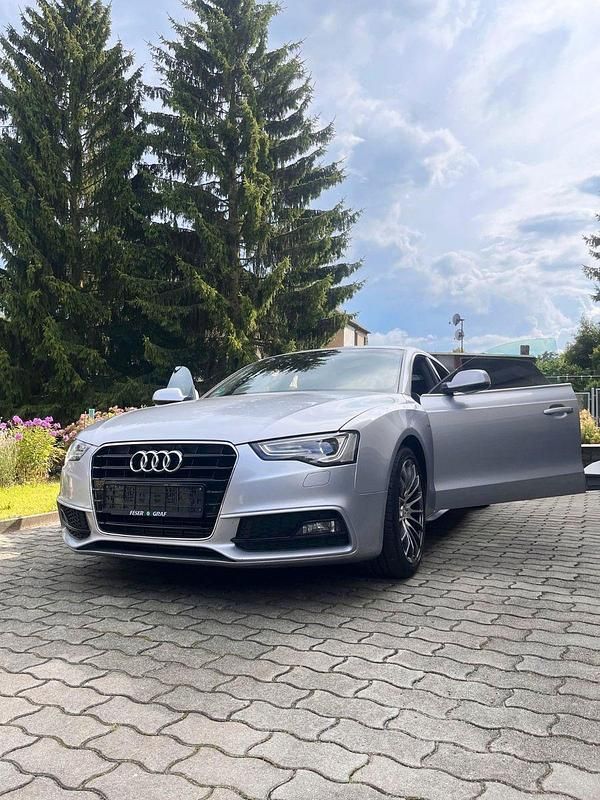 Silber Gebraucht 2015 Audi A5 Sportback Sport Kleinwagen | 12.500 € (Guter Preis) - Bild 1/4
