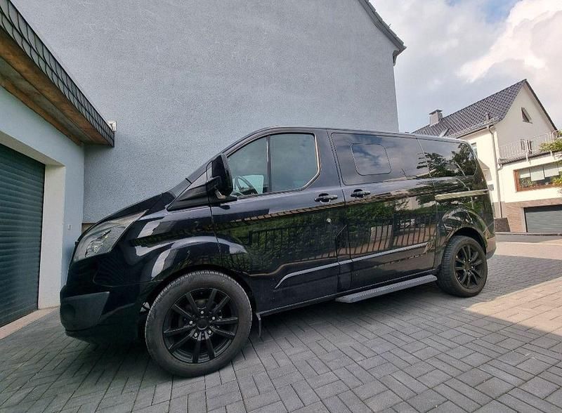 Gebraucht Ford Tourneo Titanium 125 PS (91 kW) 2013 Schwarz Van / Kleinbus