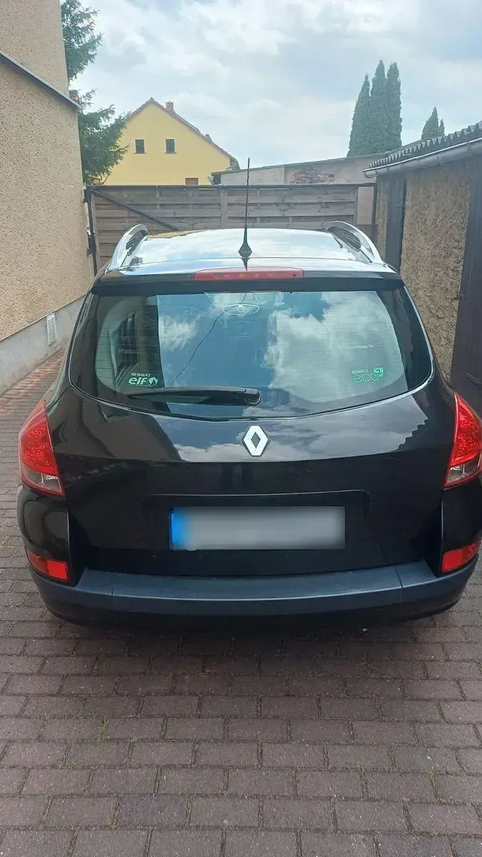 Gebraucht Renault Clio GrandTour Dynamique 75 PS (55 kW) 2011 Schwarz Kombi