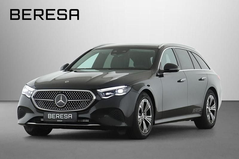 Grau Gebraucht 2025 Mercedes E450 Avantgarde Kombi | 79.550 € - Bild 1/4