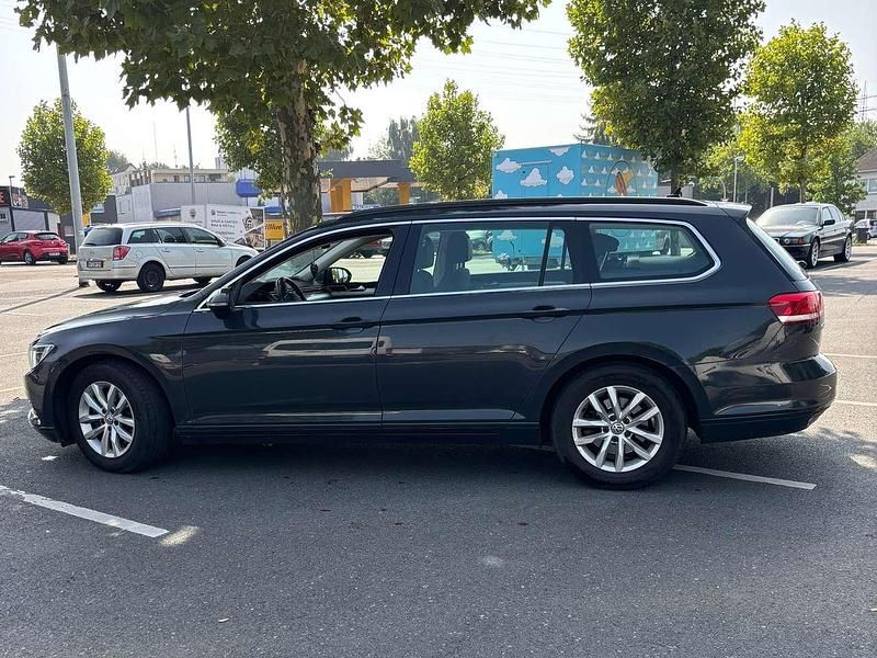 Grau Gebraucht 2015 VW Passat Comfortline Kombi | 10.700 € (Guter Preis) - Bild 1/4