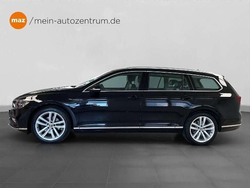 Gebraucht VW Passat Elegance 200 PS (147 kW) 2021 Deep black perleffekt Kombi