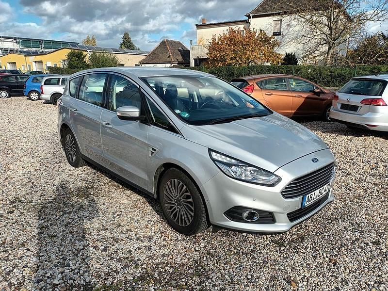 Gebraucht Ford S-MAX Titanium 150 PS (110 kW) 2020 Silber Van / Kleinbus
