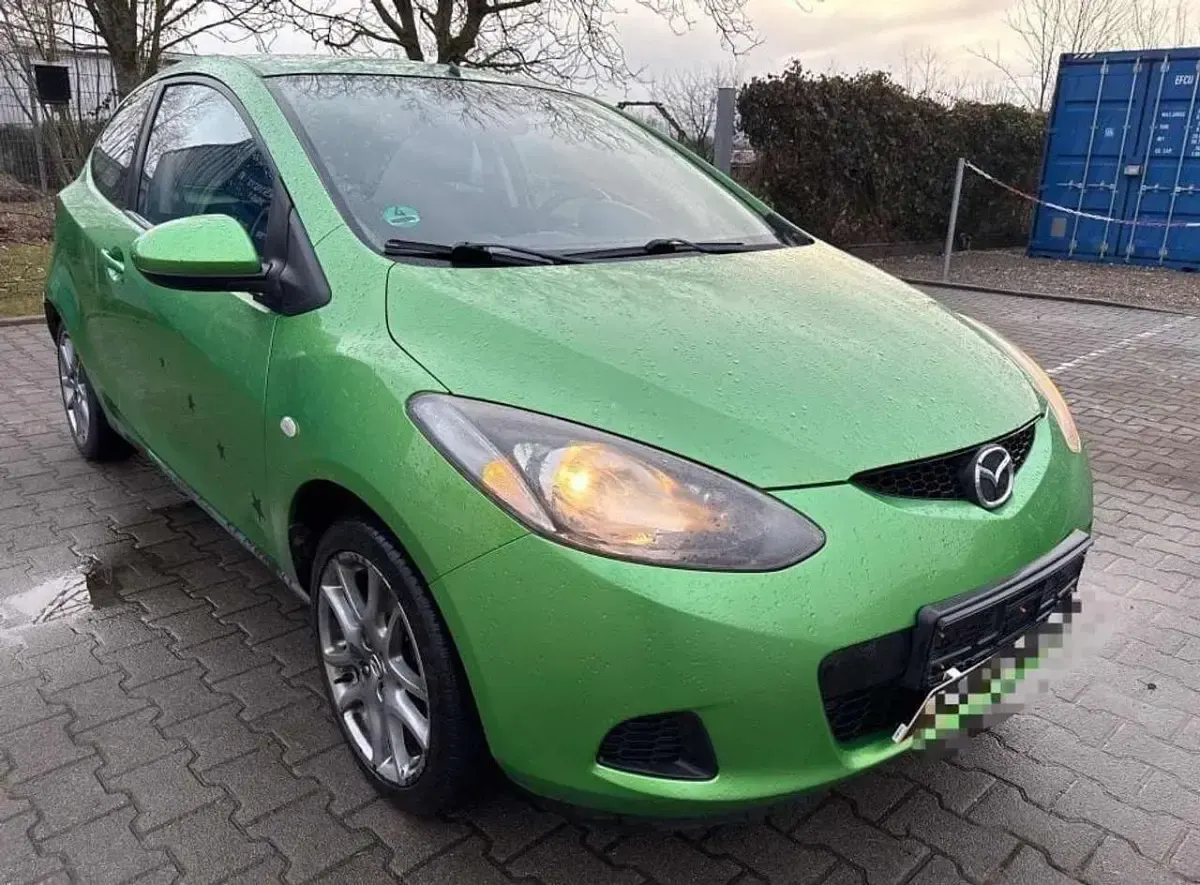Gebraucht Mazda 2 Inclusive 75 PS (55 kW) 2010 Metisgrün metallic Kleinwagen