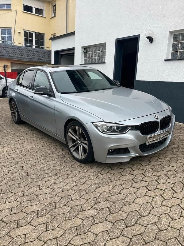 Silber Gebraucht 2013 BMW 328 Limousine | 9.450 € (Superpreis) - Bild 1/4