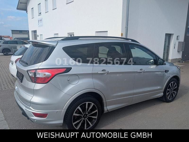 Usado Ford Kuga ST-Line 150 HP (110 kW) 2019 Prateado SUV
