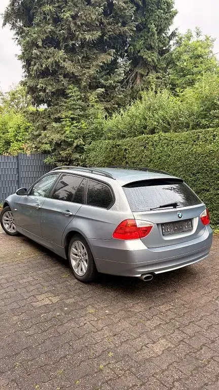 Gebraucht BMW 320 170 PS (125 kW) 2007 Grau Kombi