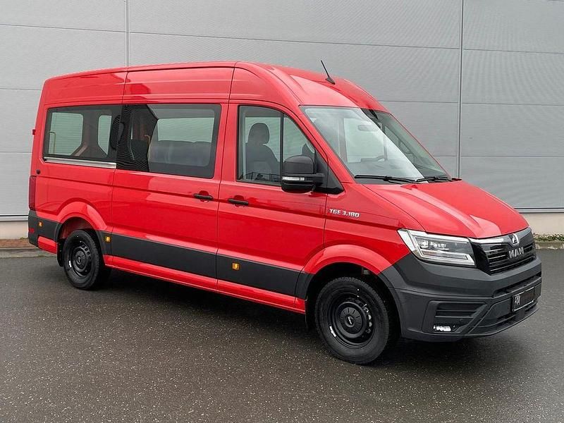 Neu MAN TGE 177 PS (130 kW) 2025 Rot Van