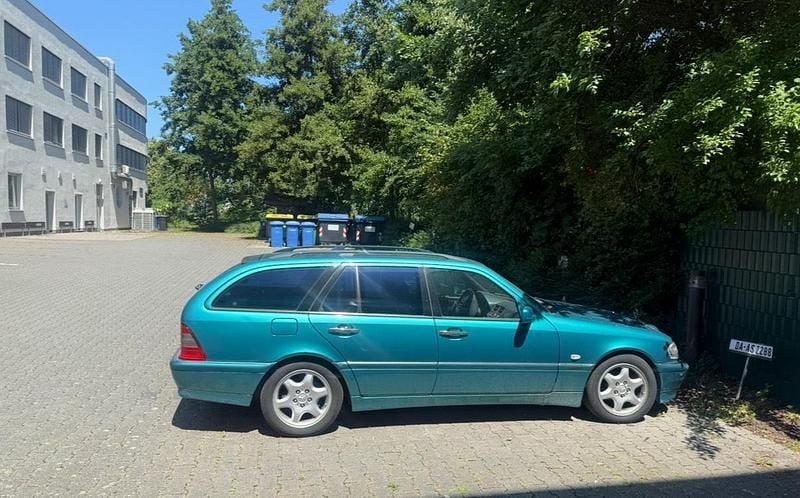 Grün Gebraucht 1997 Mercedes C200 Kombi | 1.850 € (Guter Preis) - Bild 1/4