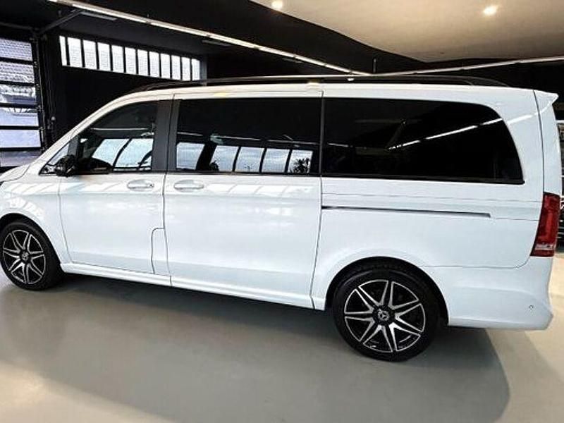 Gebraucht Mercedes V300 237 PS (174 kW) 2022 Weiß Van / Kleinbus