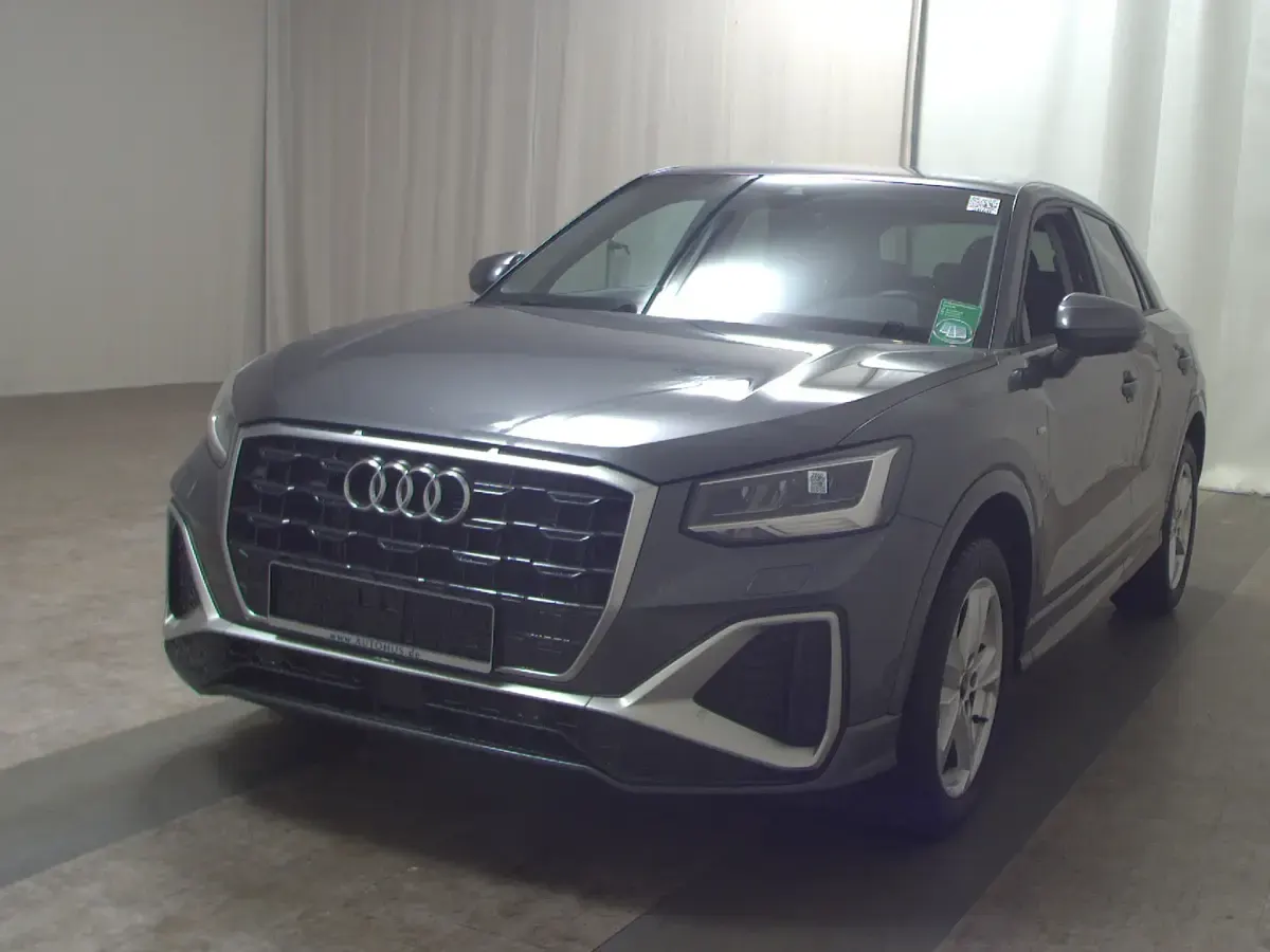 Gebraucht Audi Q2 S-Line 116 PS (85 kW) 2025 Grau SUV