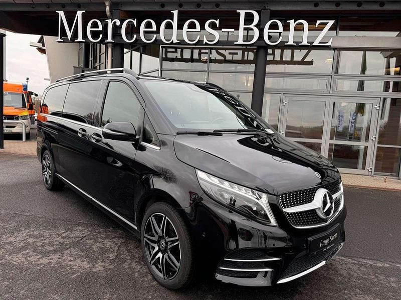 Obsidianschwarz (metallic) Gebraucht 2024 Mercedes 300 AMG Kombi | 68.790 € (Fairer Preis) - Bild 1/4