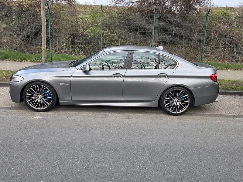 Gebraucht BMW 530 Performance 258 PS (189 kW) 2011 Grau Limousine