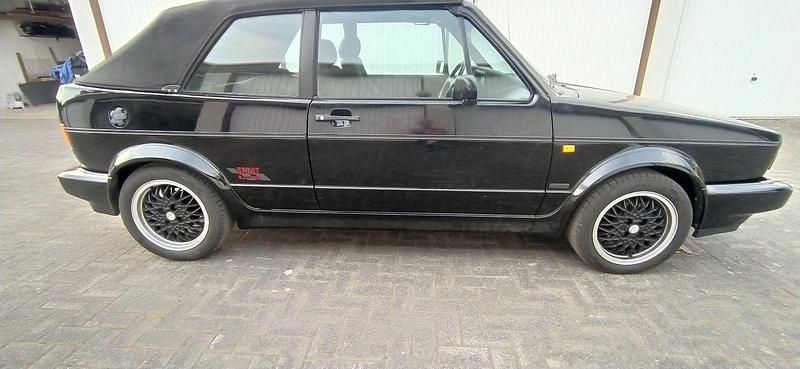 Schwarz Gebraucht 1993 VW Golf Cabriolet Sportline Cabrio | 13.900 € - Bild 1/4