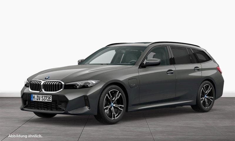 Grau Gebraucht 2022 BMW 320e M Sport Kombi | 35.910 € (Etwas zu teuer) - Bild 1/3
