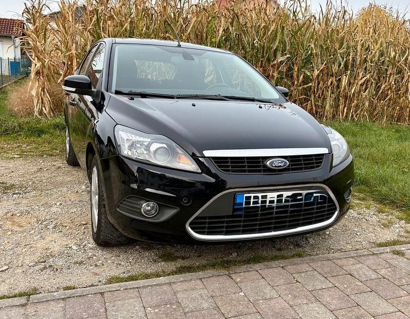 Schwarz Gebraucht 2009 Ford Focus Titanium Limousine | 1.200 € (Superpreis) - Bild 1/4