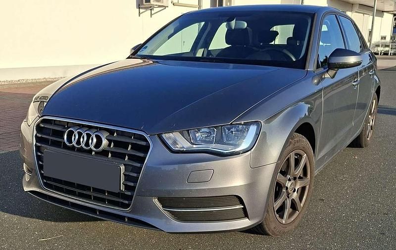 Grau Gebraucht 2014 Audi A3 Sportback Kleinwagen | 9.650 € (Fairer Preis) - Bild 1/4