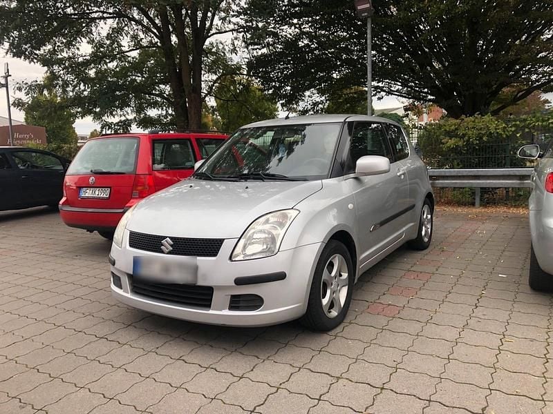 Silber Gebraucht 2007 Suzuki Swift Kleinwagen | 2.150 € (Guter Preis) - Bild 1/4
