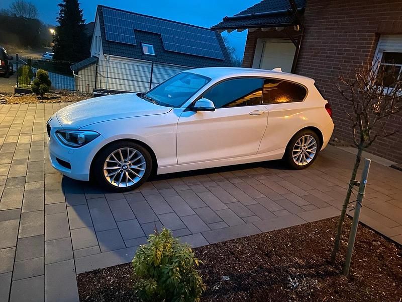 Weiß Gebraucht 2014 BMW 116 M Performance Kleinwagen | 7.000 € (Fairer Preis) - Bild 1/4