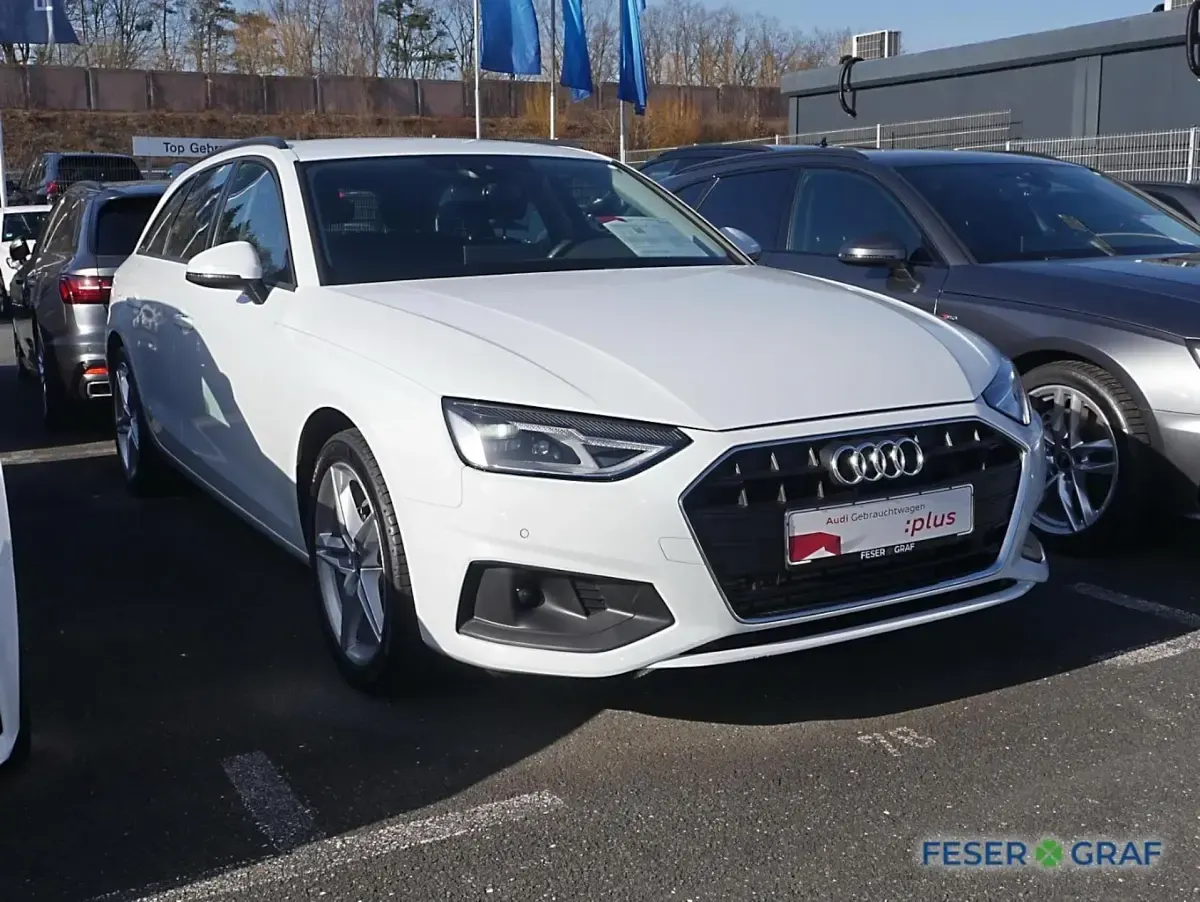 Gebraucht Audi A4 Basis 150 PS (110 kW) 2024 Gletscherweiß metallic Kombi