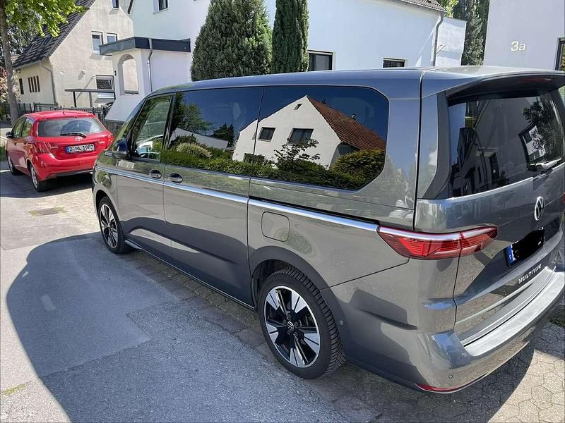 Usata VW Multivan 204 CV (150 kW) 2023 Grigio Monovolume