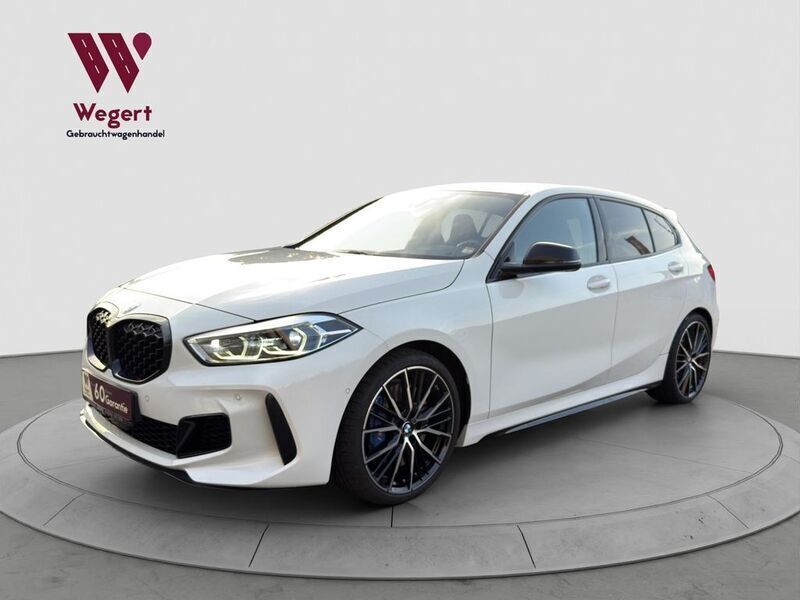 Alpinweiss iii Gebraucht 2020 BMW M135 Comfort Edition Kleinwagen | 34.950 € (Fairer Preis) - Bild 1/4