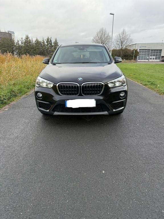 Schwarz Gebraucht 2018 BMW X1 SUV | 10.699 € (Superpreis) - Bild 1/4