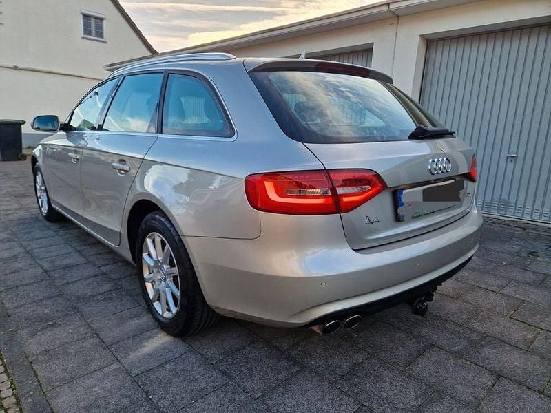 Gebraucht Audi A4 Attraction 190 PS (139 kW) 2015 Silber Kombi