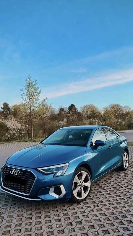 Blau Gebraucht 2021 Audi A3 Advanced Limousine | 23.200 € (Fairer Preis) - Bild 1/4