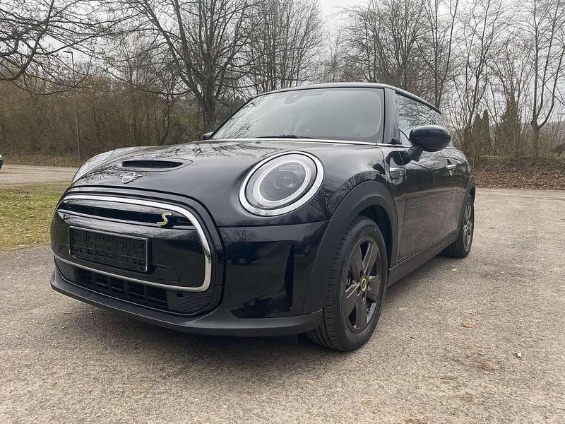 Gebraucht Mini Cooper SE Essential 135 kW (184 PS) 2023 Schwarz Kleinwagen