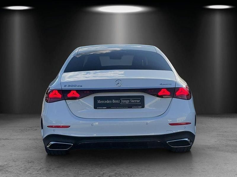 Gebraucht Mercedes E300 AMG 197 PS (144 kW) 2024 Manufaktur lack opalithweiß br Limousine