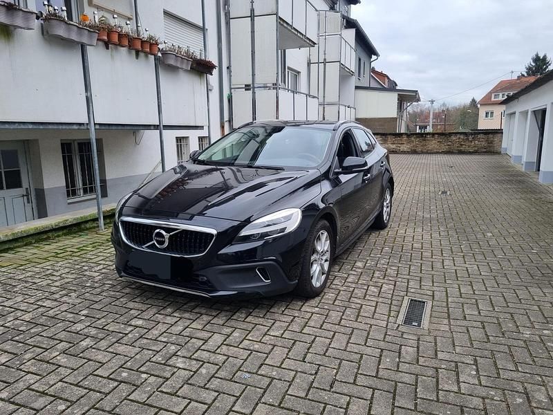 Gebraucht Volvo V40 150 PS (110 kW) 2017 Schwarz Limousine
