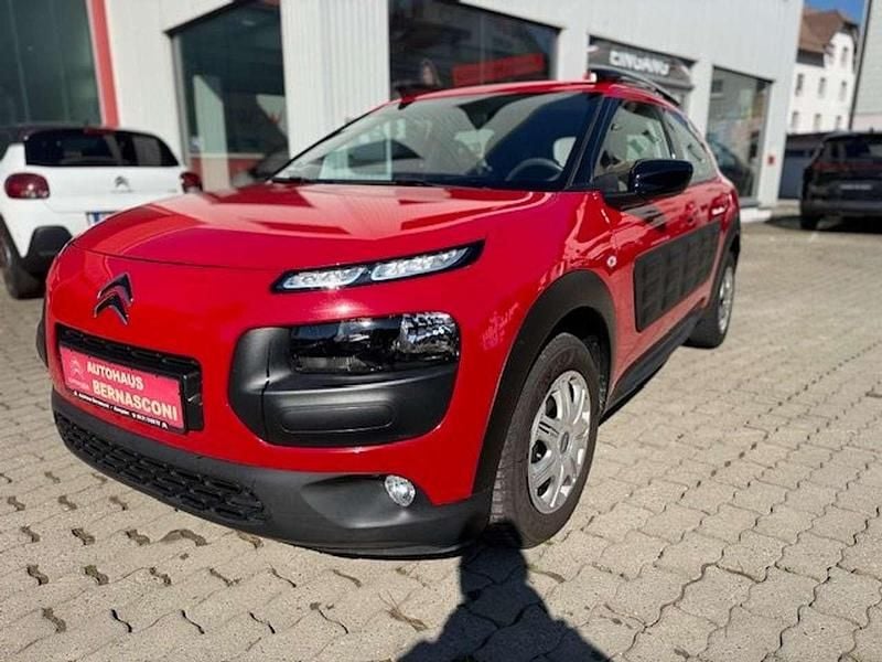 Gebraucht Citroën C4 Feel 82 PS (60 kW) 2016 Farbe rot aden SUV