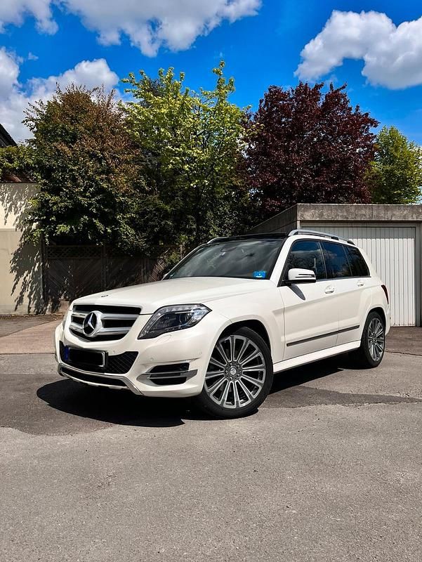Weiß Gebraucht 2013 Mercedes GLK350 SUV | 16.500 € (Etwas zu teuer) - Bild 1/4