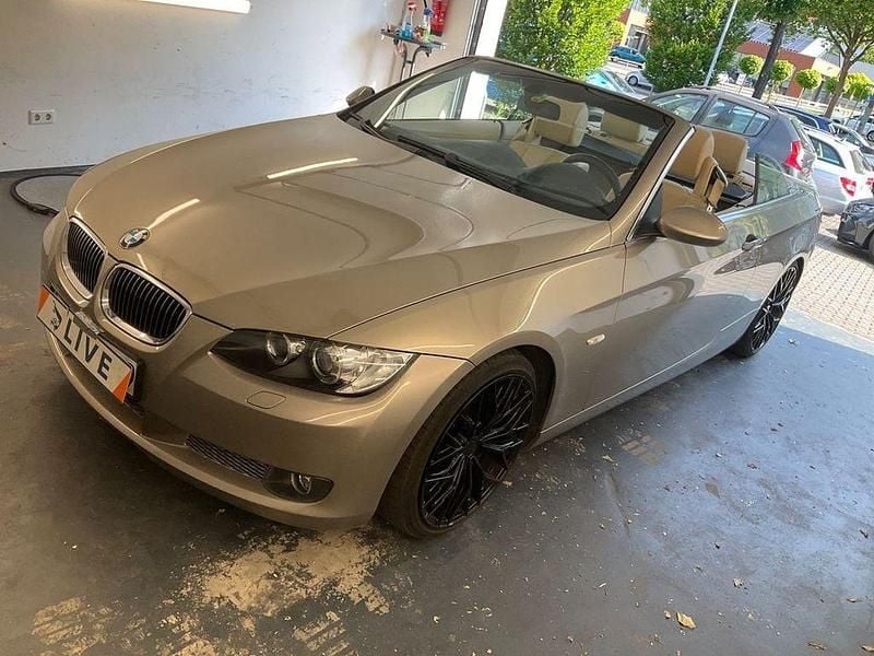 Grau Gebraucht 2007 BMW 335 Cabriolet Sport Line Cabrio | 13.500 € - Bild 1/4