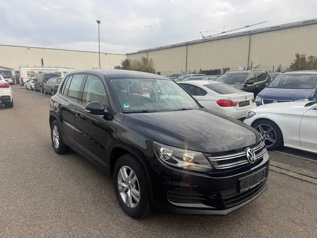 Gebraucht VW Tiguan Trendline 122 PS (89 kW) 2014 Schwarz SUV