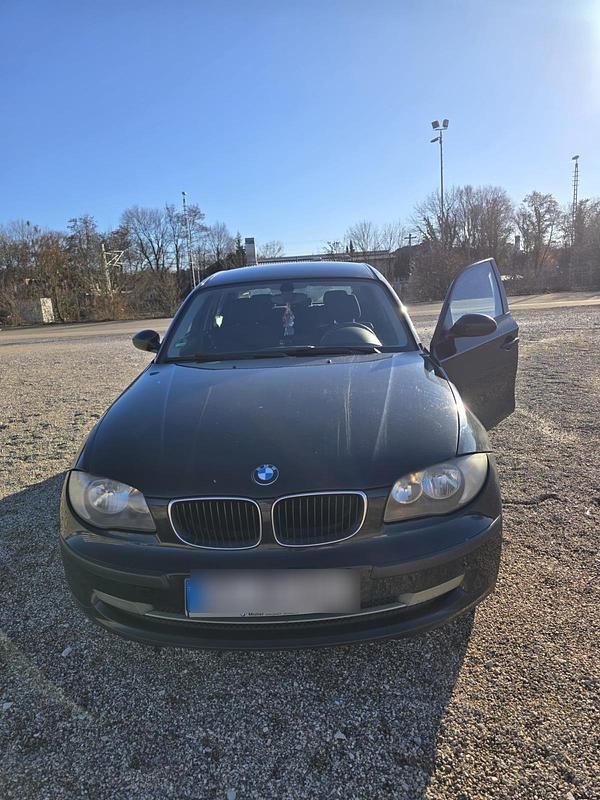 Gebraucht BMW 116 122 PS (89 kW) 2007 Schwarz Kleinwagen