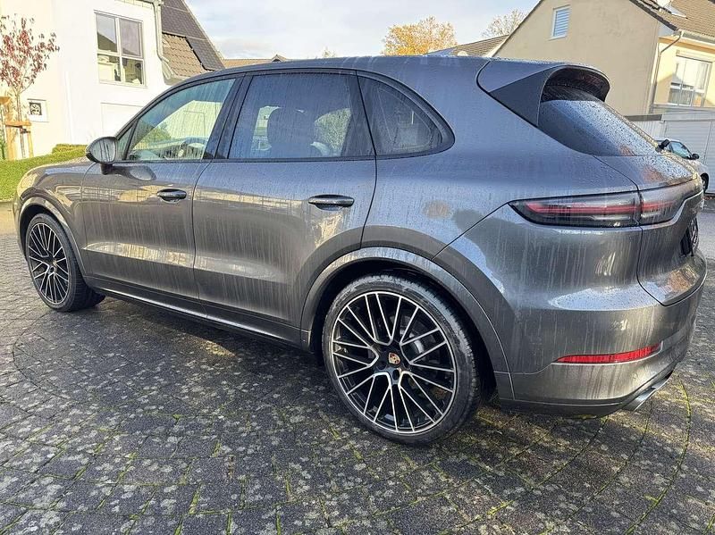 Gebraucht Porsche Cayenne S 441 PS (324 kW) 2020 Quarzitgraumetallic SUV