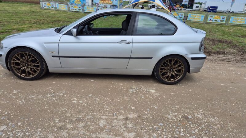 Gebraucht BMW 325 Sport Line 192 PS (141 kW) 2002 Silber Limousine