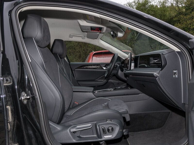 Gebraucht VW Passat Elegance 150 PS (110 kW) 2024 Othercolor Kombi