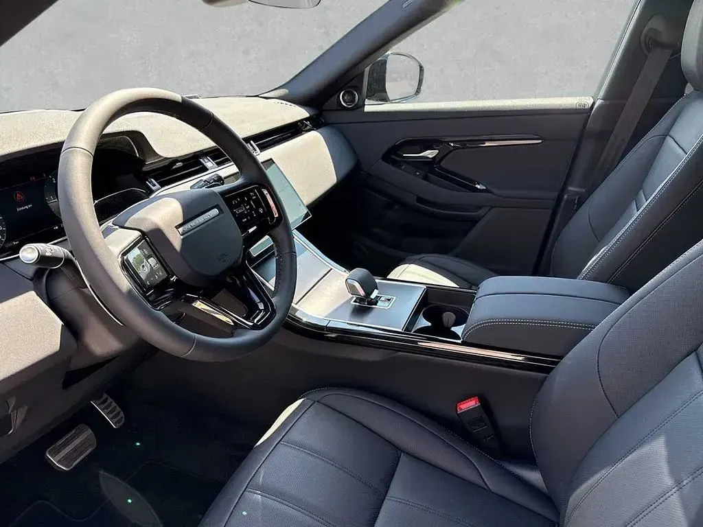 Neu Land Rover Range Rover evoque 204 PS (150 kW) 2026 Grau SUV