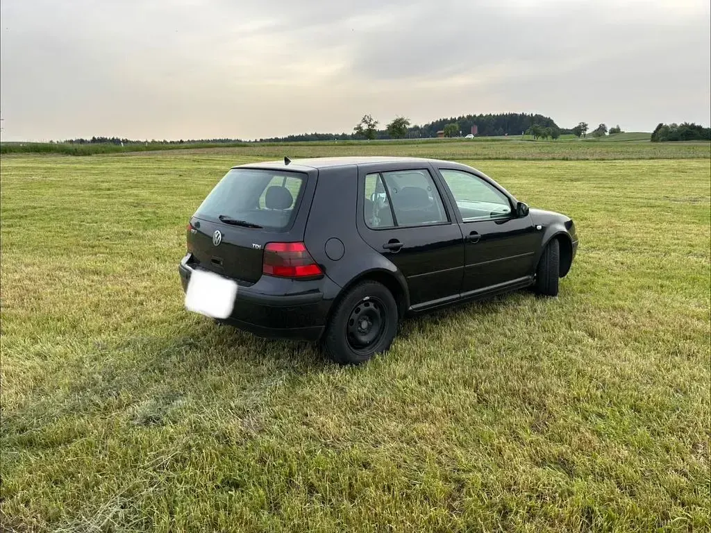 Używany VW Golf IV Ocean 101 KM (74 kW) 2003 Czarny Sedan/Limuzyna