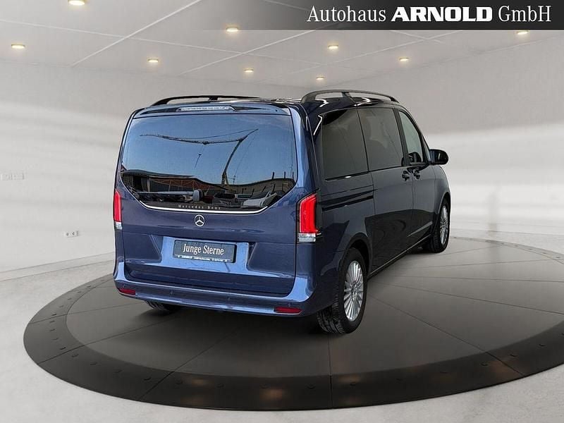 Gebraucht Mercedes V250 Style 190 PS (139 kW) 2025 Blau (sodalithblau) Van / Kleinbus