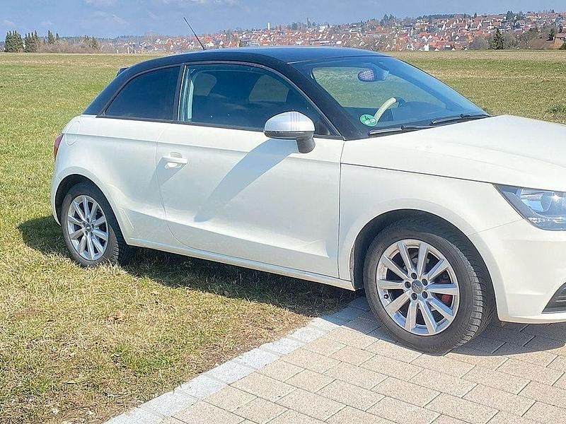 Gebraucht Audi A1 Attraction 86 PS (63 kW) 2011 Weiß Kleinwagen