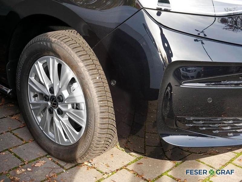 Gebraucht VW Multivan Life 150 PS (110 kW) 2024 Deep black perleffekt Van